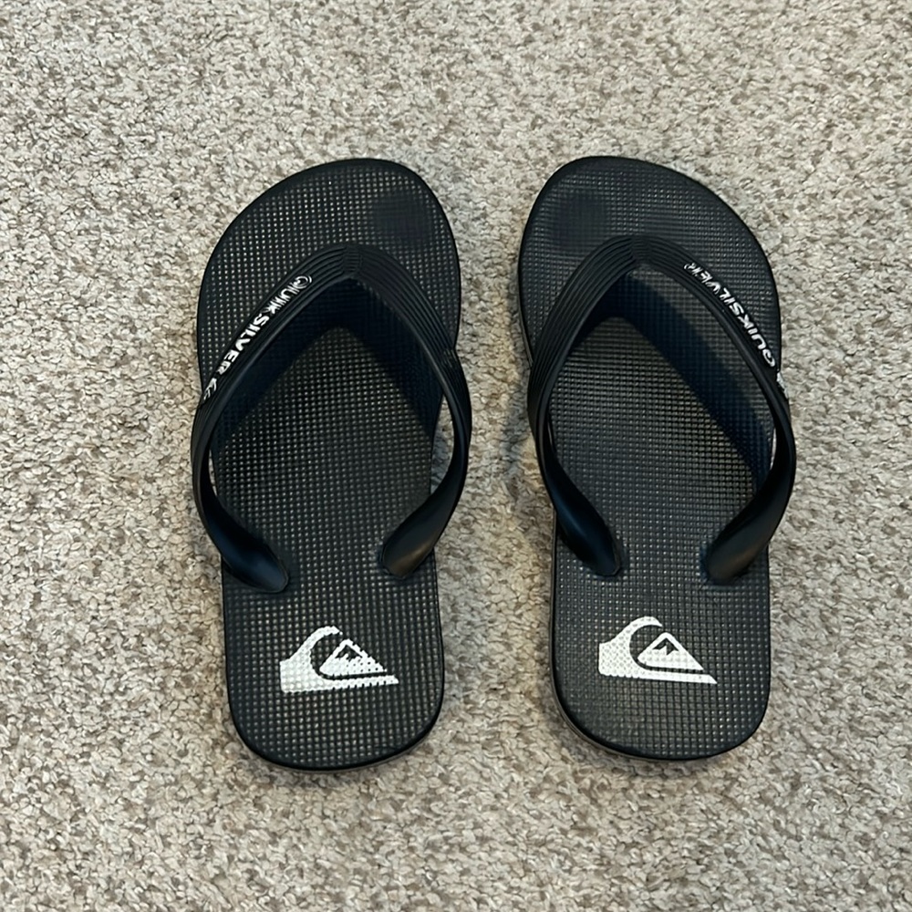 Quicksilver Kids Black Flip Flops, size 13